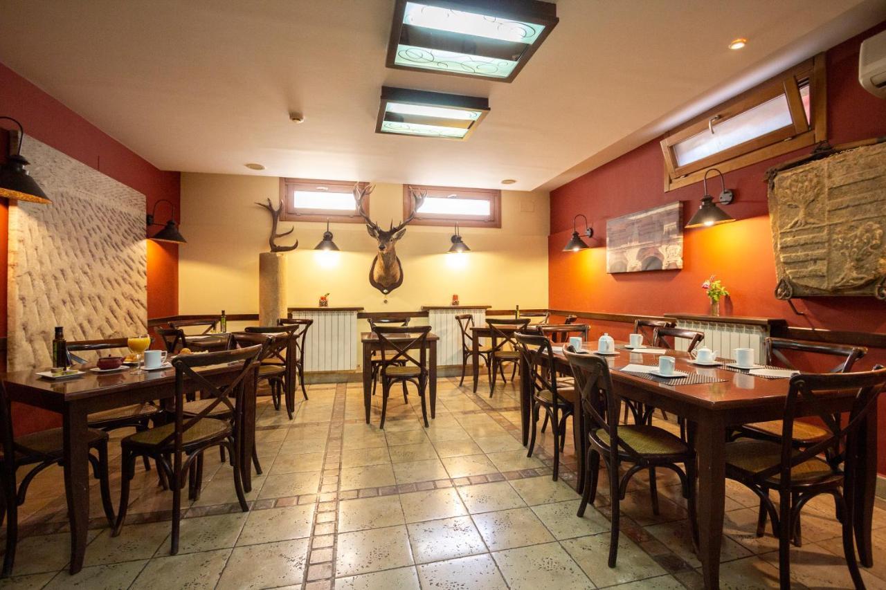Hostal Los Canteros Golmayo Exterior photo