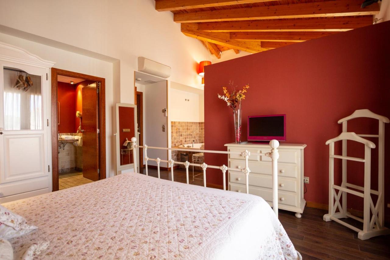 Hostal Los Canteros Golmayo Exterior photo